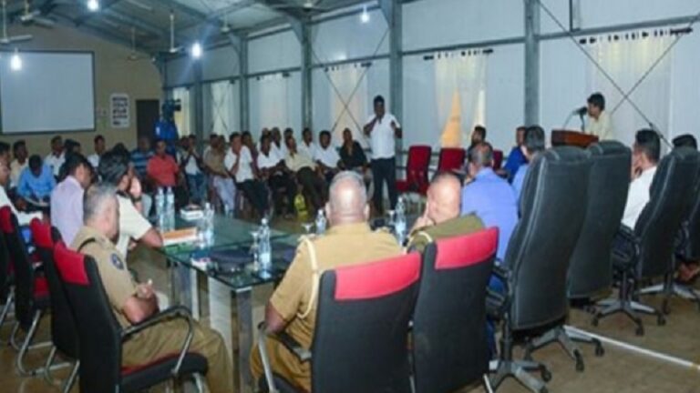 Navy makes Mullaitivu fishing communities aware of prevailing issues in Industry