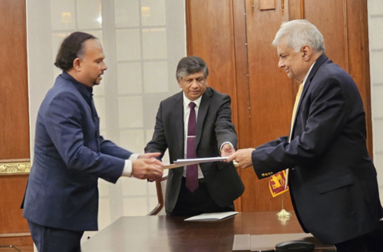 Former Minister Navin Dissanayake Assumes Role as Governor of Sabaragamuwa Province
