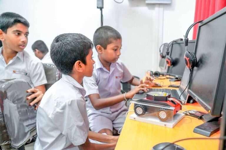 Pilot project in Mahara for learning Python-based robotics (PHOTOS)