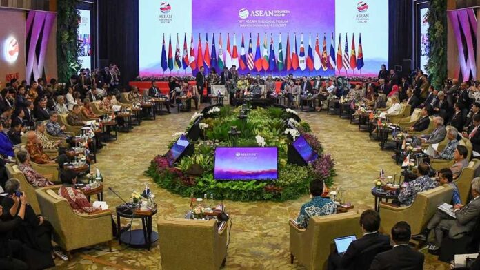 Foreign Minister leads Sri Lanka Delegation to 30th ASEAN Regional Forum