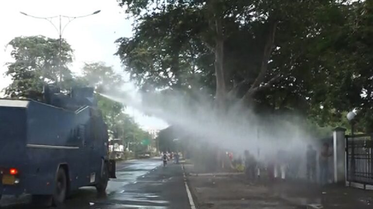 Police fire water cannons to disperse SYU protest in Colombo