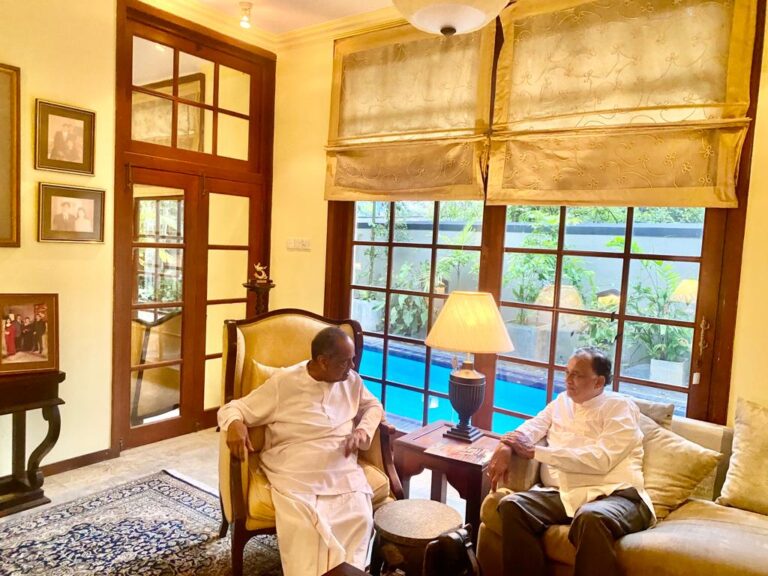 A meeting between Rohitha Bogollagama and Ananda Sangari