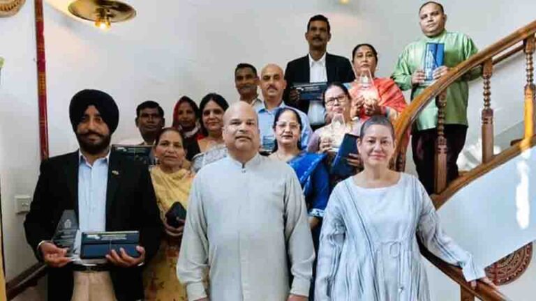 Sri Lankan HC in New Delhi facilitates its long-serving local staff for the third consecutive year