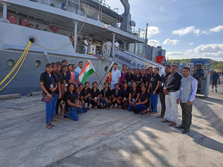 INS Nireekshak visits Trincomalee for SLN Diver Training