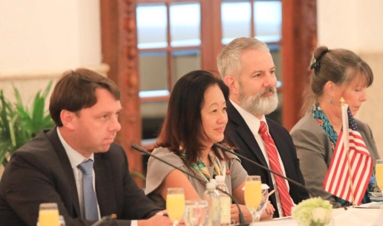 Sri Lanka seeks US technical assistance and training to combat corruption.