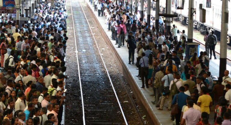 SL Army Deployed to Secure Railway Stations Amid Ongoing Strike