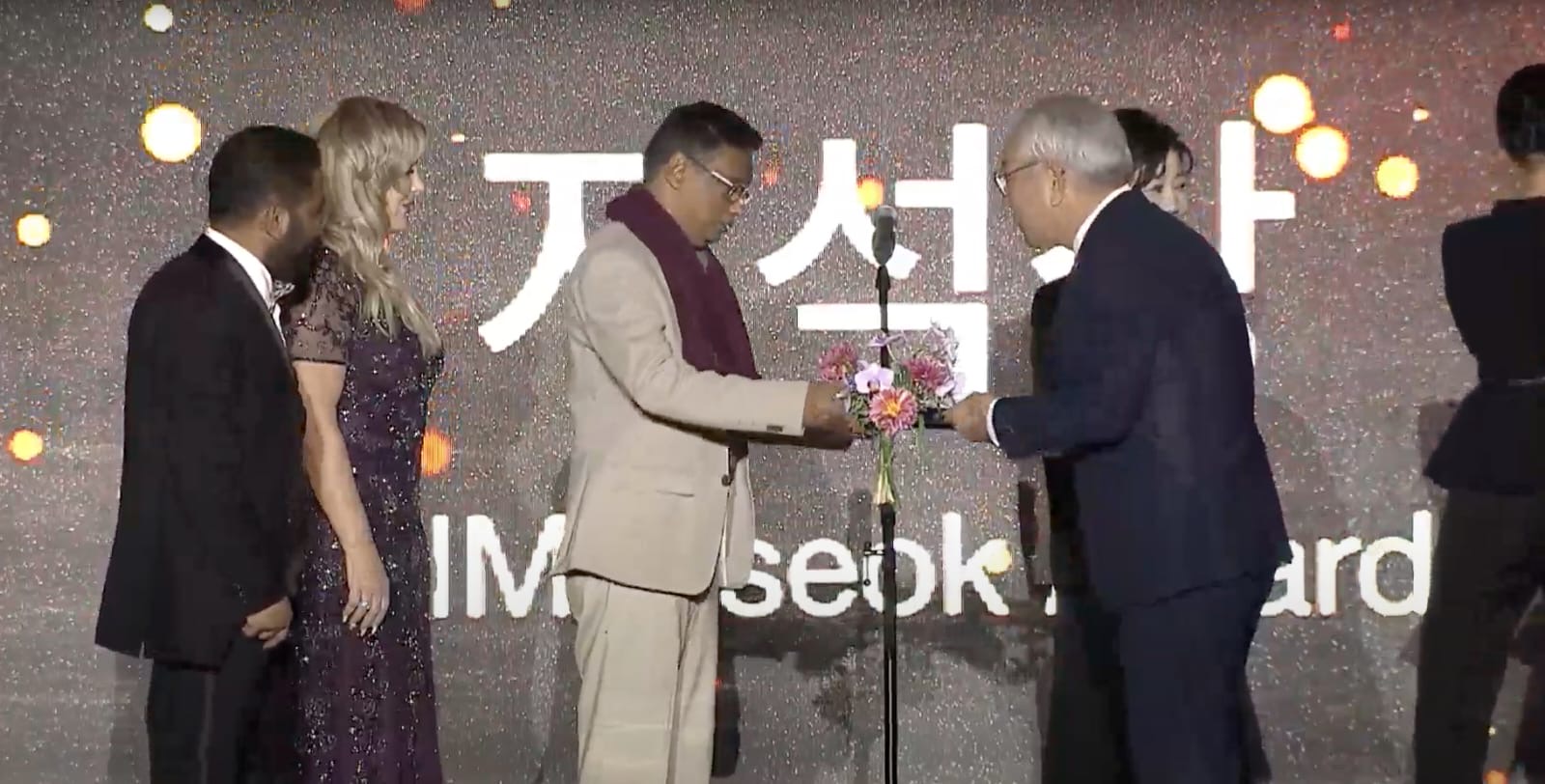 Breaking News Paradise Wins Kim Jiseok Award for Best Film at the