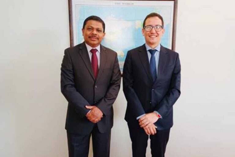SL Envoy Sumith Dassanayake holds Official Meetings in Chile