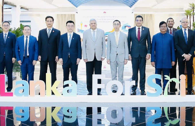 President Visits Huawei Beijing DaVinci Exhibition Center