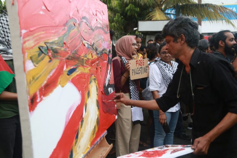 Creative demonstration at Lipton Circle demanding freedom for Palestine (PHOTOS)