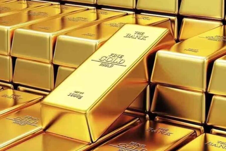 Gold Prices Soar to Record $3,000 Amid Investor Uncertainty
