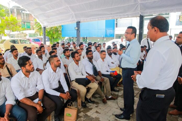 First batch of Sri Lankans leave the country for Israeli agricultural jobs