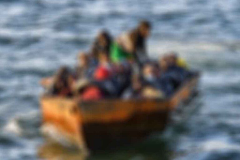 Réunion Island repatriates Sri Lankan nationals who illegally migrated