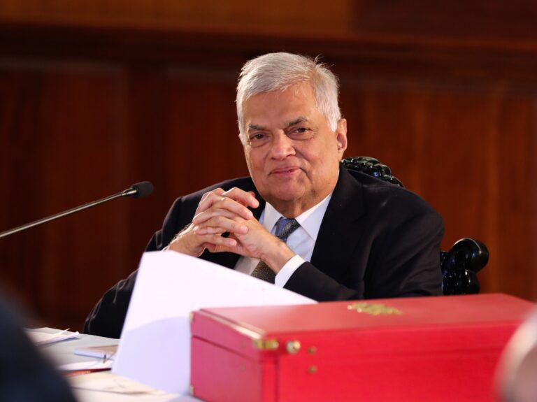 President urges political leaders to shoulder responsibility and propose solutions amidst IMF opposition