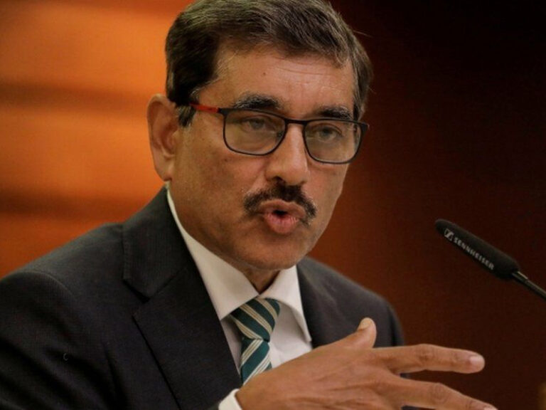 CB evaluates existing capital account restrictions on foreign exchange