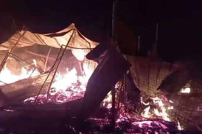 Inferno engulfs Mawanella Town: Over 30 shops ravaged in destructive fire near main bus stand