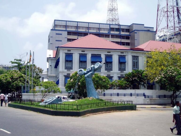 Sri Lanka Telecom, chairman and 3 directors resign amidst a legal tangle with Dialog