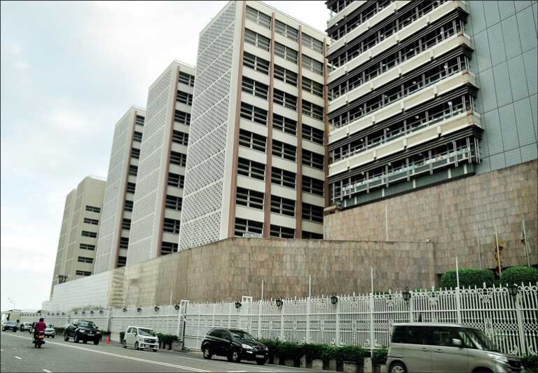 Is deferring parate rights a sensible option for the Govt.?