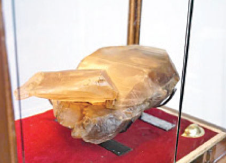 Rare Enhydro Crystal Unearthed in Eheliyagoda Gem Mine