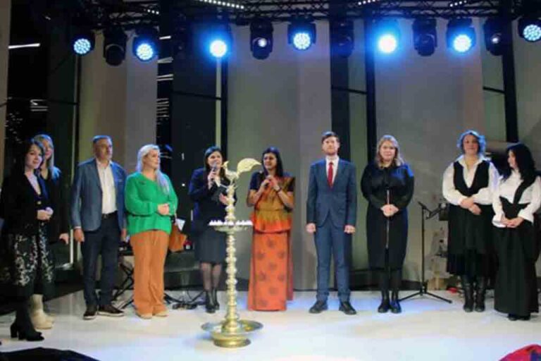 Sri Lankan art showcased in Nizhny Novgorod, Russia at ‘Art Mir’ Exhibition