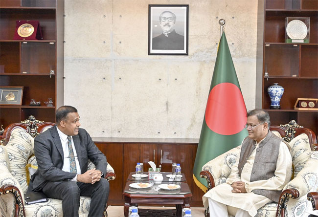 Bangladesh’s Foreign Minister commits to strengthening trade ties with Sri Lanka