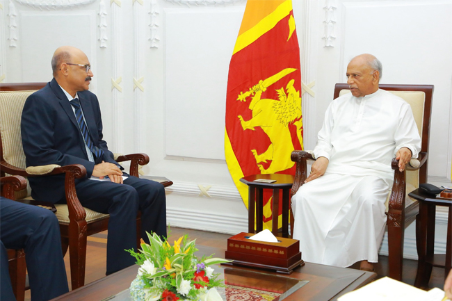 Pakistani High Commissioner meets SL Premier to enhance bilateral ties
