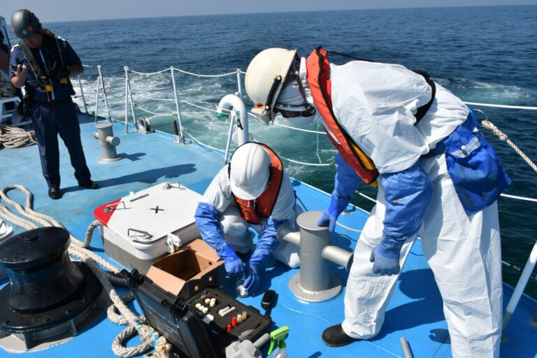Japan helps enhance Sri Lanka Coast Guard’s capacity to handle oil spills.