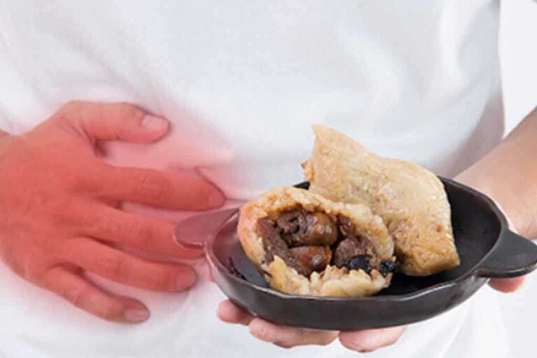 Mass food poisoning incident hospitalises 120 plantation workers