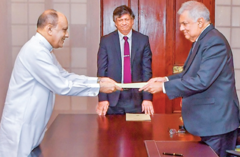 President Installs New Governors for Southern and North Western Provinces