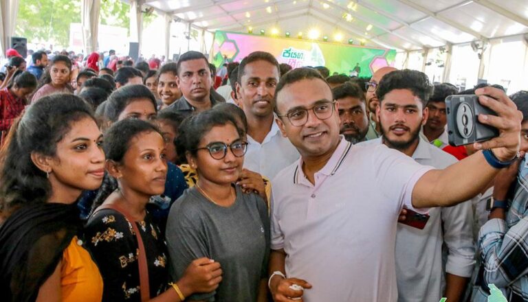 Minister commends efforts to save lives during economic crisis