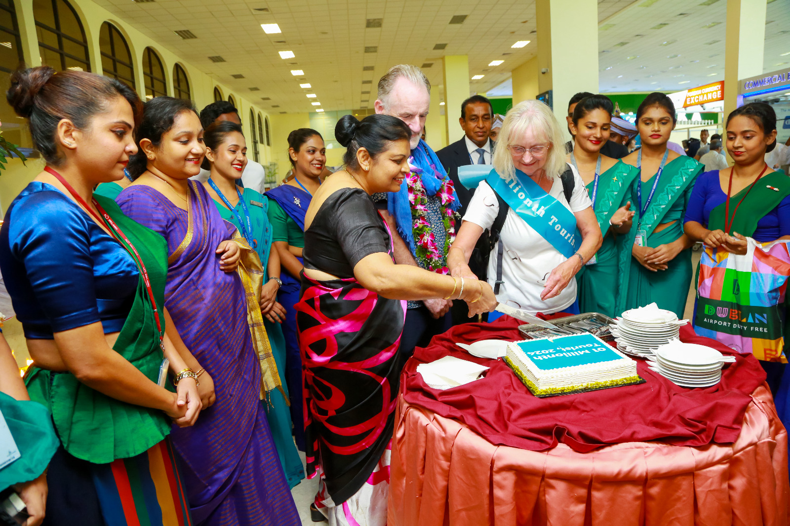 Sri Lanka Celebrates Arrival Of One Millionth Tourist For 2024 - Lnw 