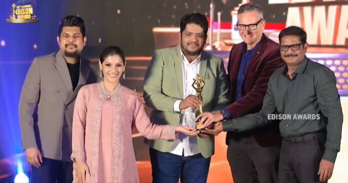Sri Lankan Singer Windy Goonatillake honoured at Edison Awards in India