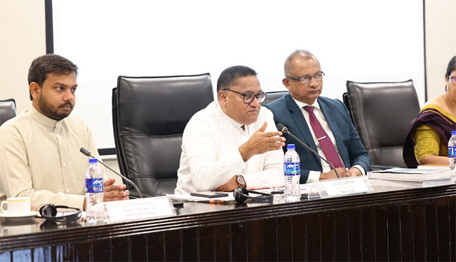 Foreign Minister urges public to use ‘1989’ hotline for trusted information on overseas employment