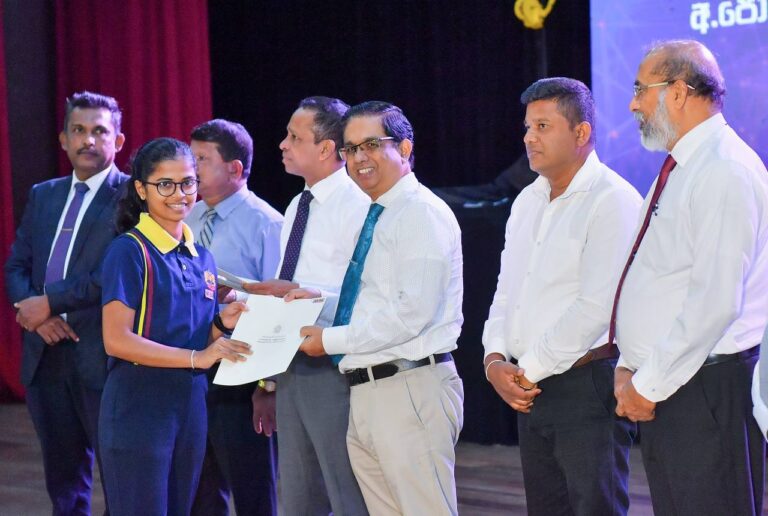 Southern Province’s top A-Level students recognised with Rs. 100,000 grant each at Ruhuna ceremony