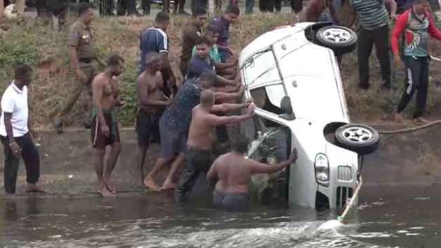 Two lives lost after vehicle plunges into canal along Mahiyangana–Badulla road