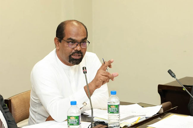 Parliamentary Committee Reviews Proposals to Overhaul Public Sector Pay and Professional Standards