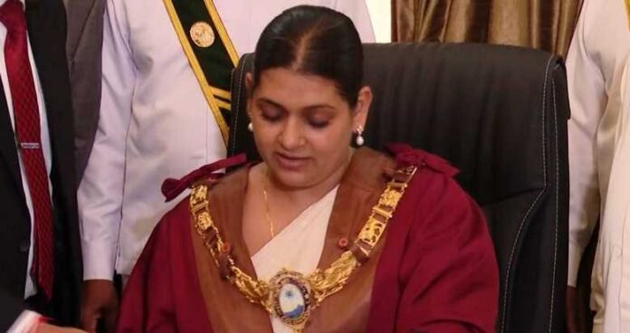 Colombo Council Budget Defeat Won’t Topple Administration, Experts Say