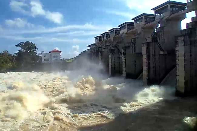 Dozens of Reservoirs Overflow as Authorities Move to Repair Storm-Damaged Irrigation Network