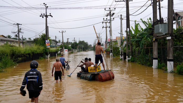 Floods Hit the Poor First as Sri Lanka Faces Key Test after Cyclone Ditwah