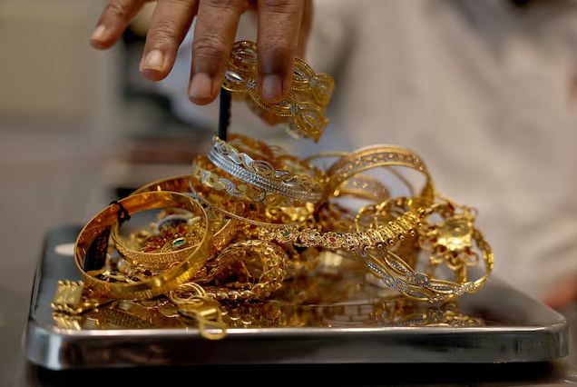 Gold Prices Climb Sharply as Global Rally Lifts Local Market