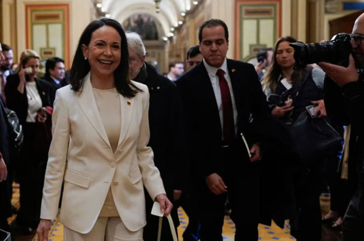 Venezuela’s Machado Says She Presented Nobel Peace Prize to Trump During Washington Meeting