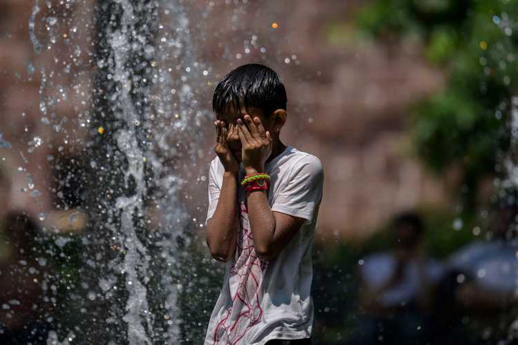 Health Authorities Raise Concerns Over Heat-Related Risks to Children